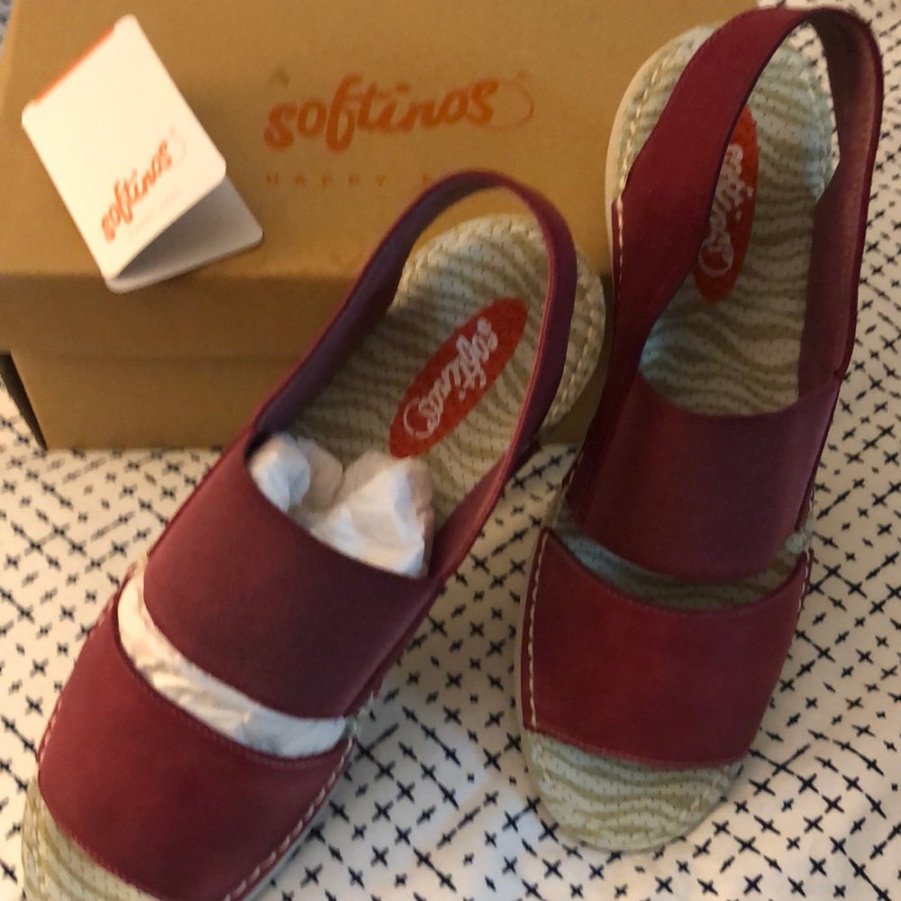 Softinos Sandals in Red
